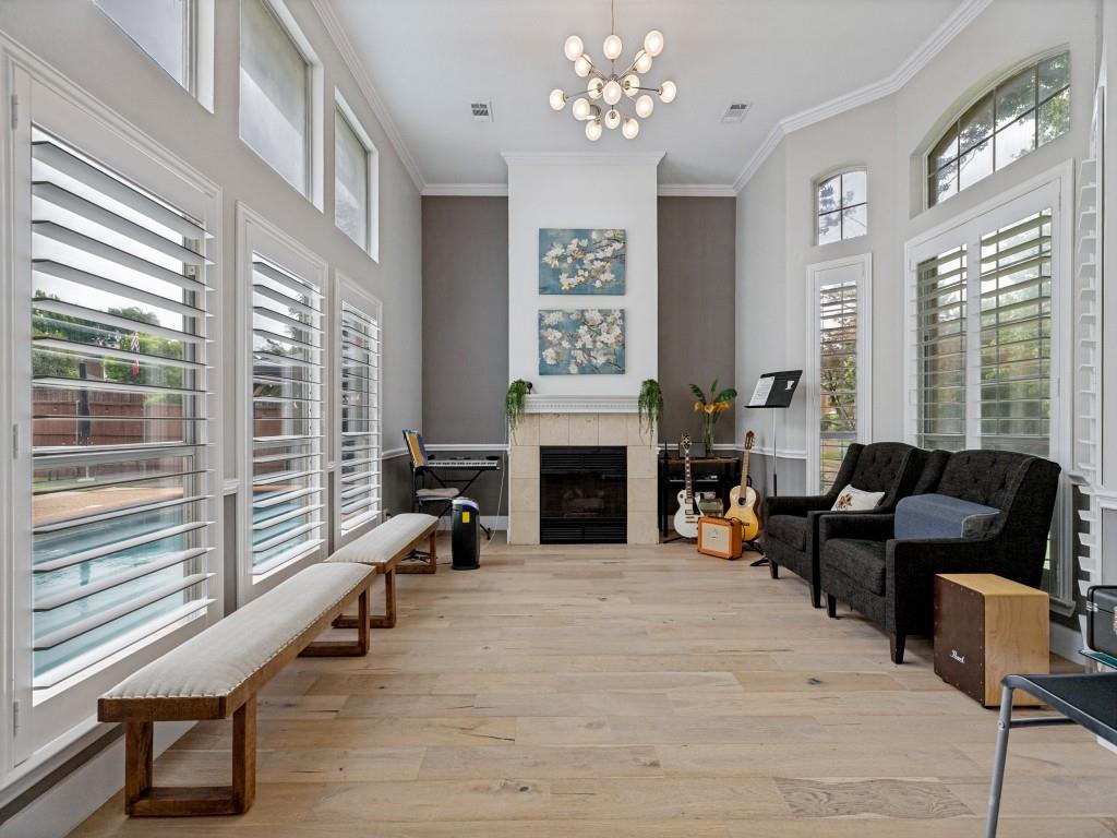 701 pine lakes
