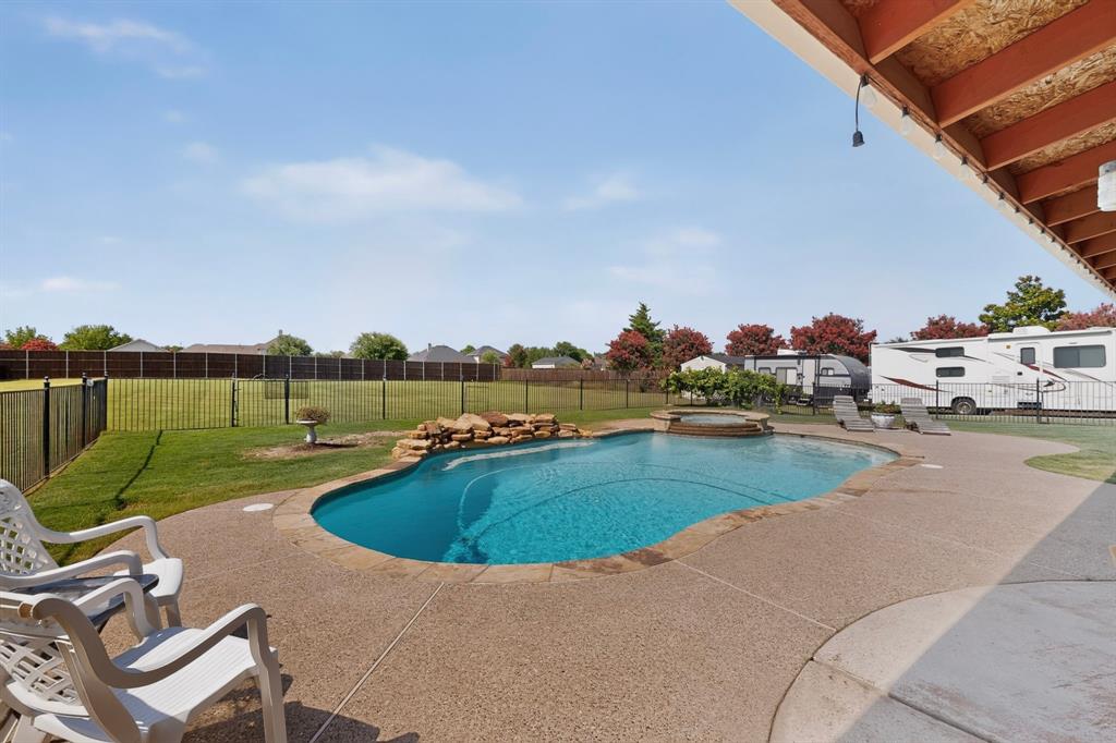 2336 Saddlebrook Lane