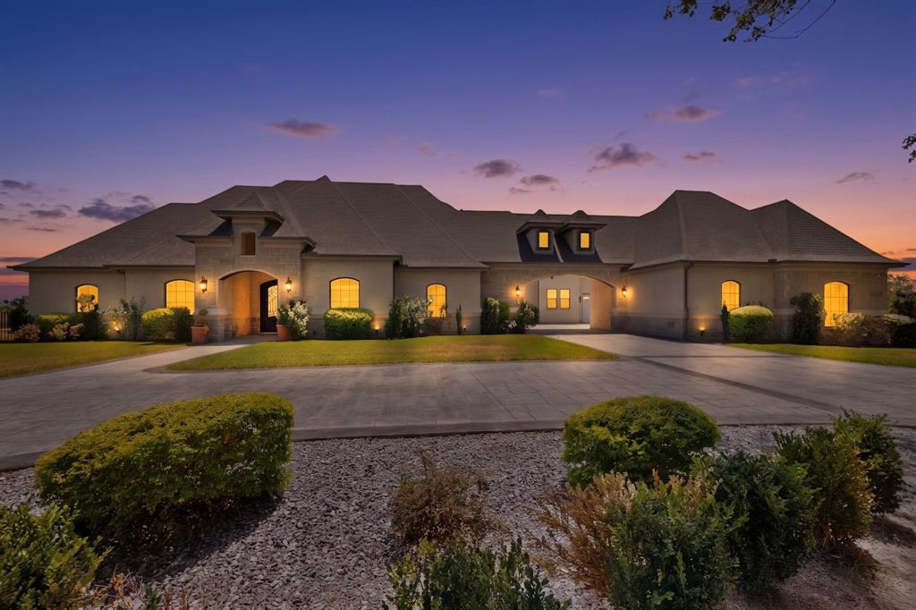 2055 Parkview Drive
