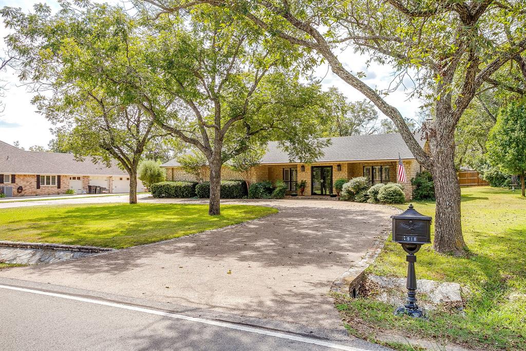 8918 Bellechase Road