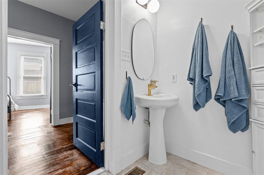 Winnetka Heights - Residential Lease