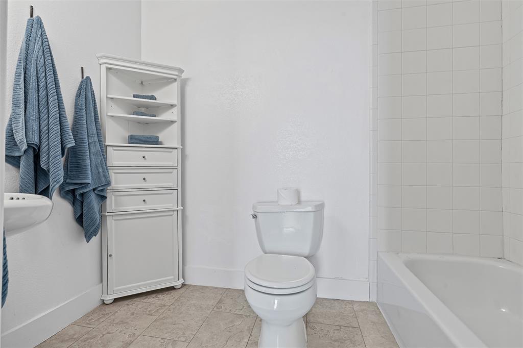 Winnetka Heights - Residential Lease