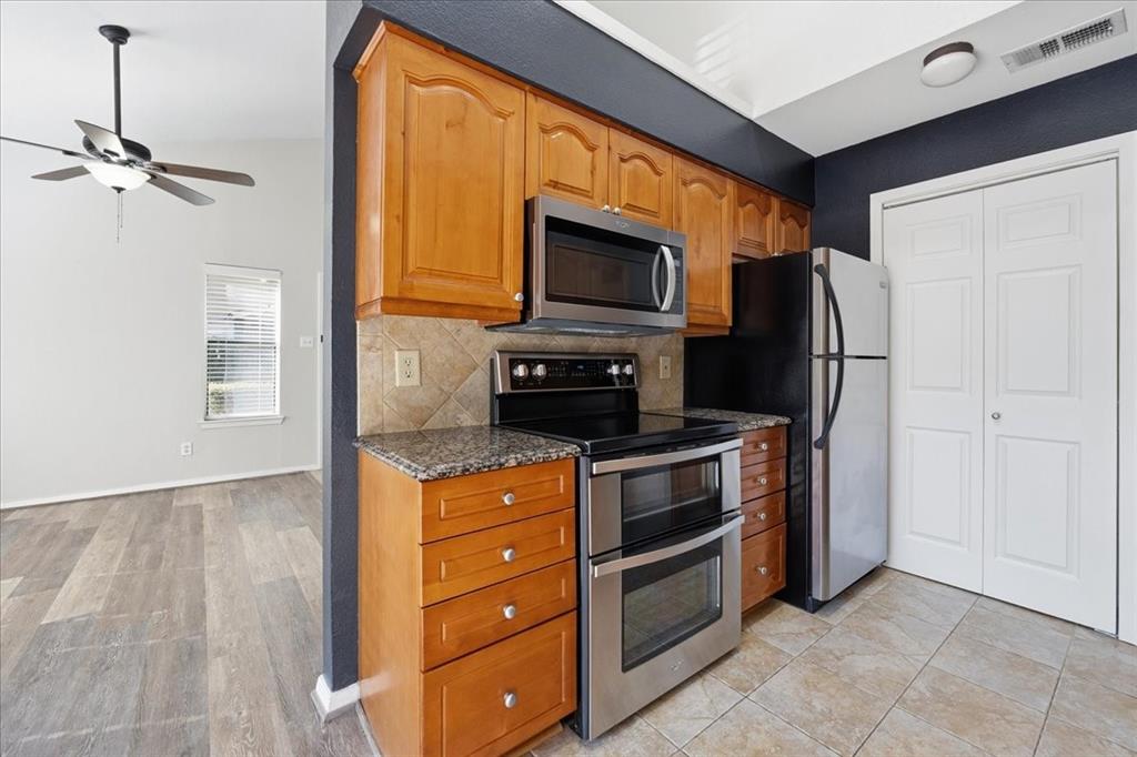 Cedar Creek Twnhms - Residential