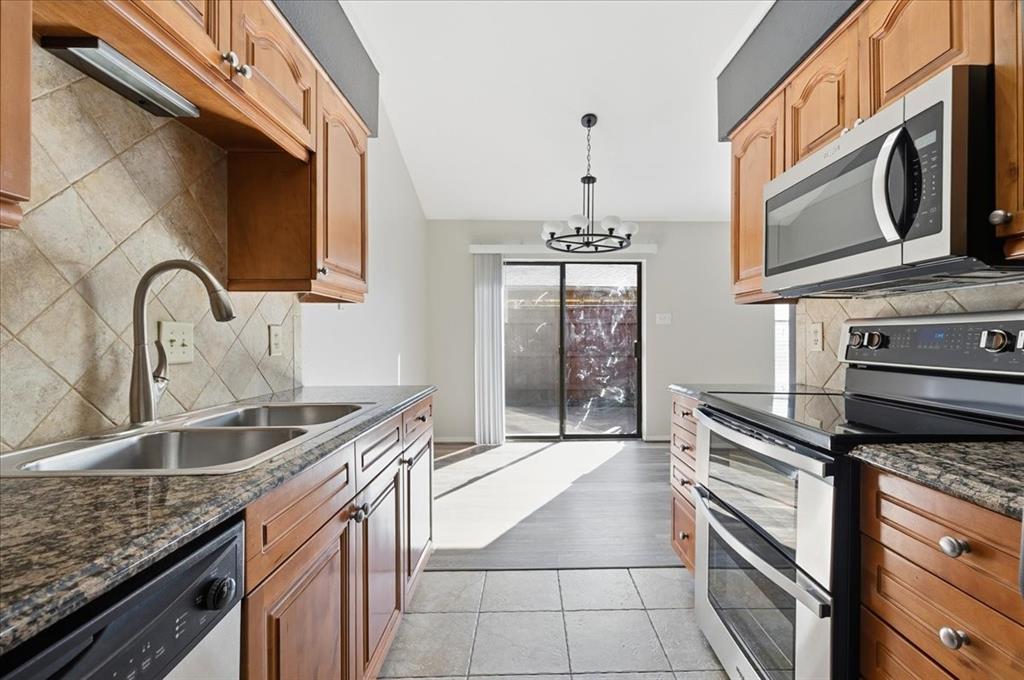 Cedar Creek Twnhms - Residential