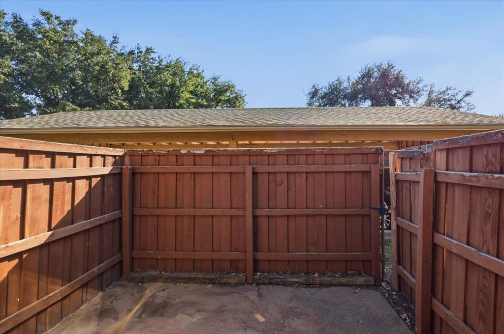 Cedar Creek Twnhms - Residential