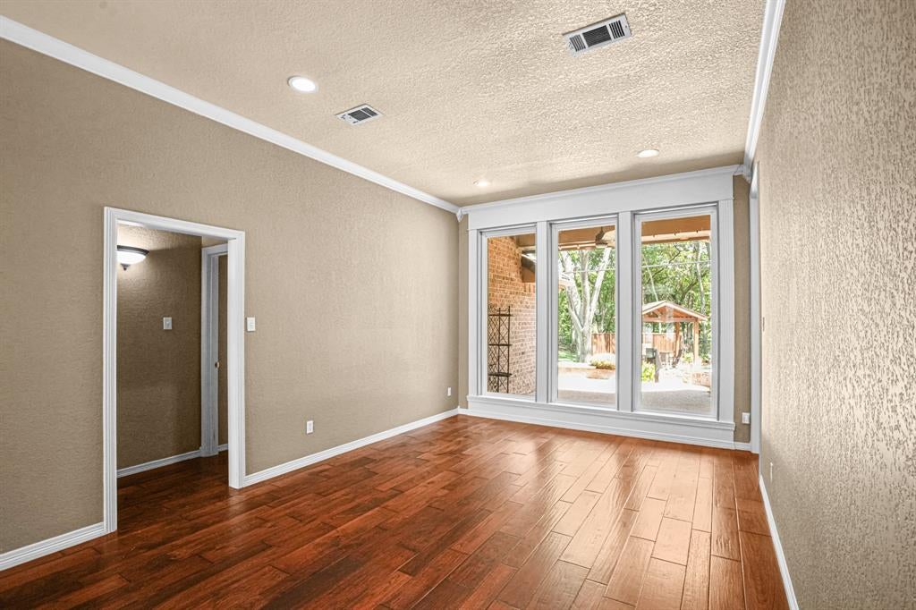 3122 Oakview Drive