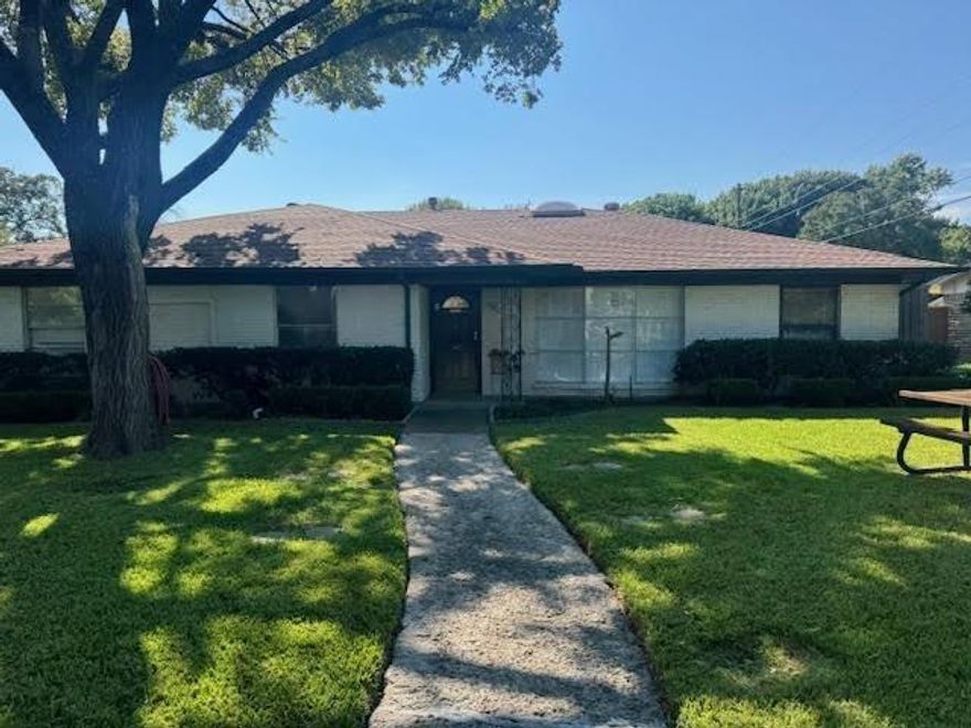 5 bedroom 3 bath home located in Farmers Branch. Carrollton-Farmers Branch ISD. Recently installed 2 Mini-Splits, one in the garage and the family room in the back of the house at $10k. Mallon Park is right across the street with a stream, bridges, play area with fishing allowed. Jainie Stark Elementary School is within 300 yards of the house. Conveniently located at the crossroads of I35W & I635. 20 minutes from Grapevine Lake & 30 minutes from Lewisville Lake. The Farmers Branch Historical Park is right down the street on Farmers Branch Lane. Call for your showing today!