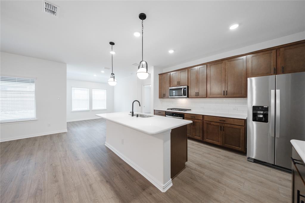 2008 Starling Street