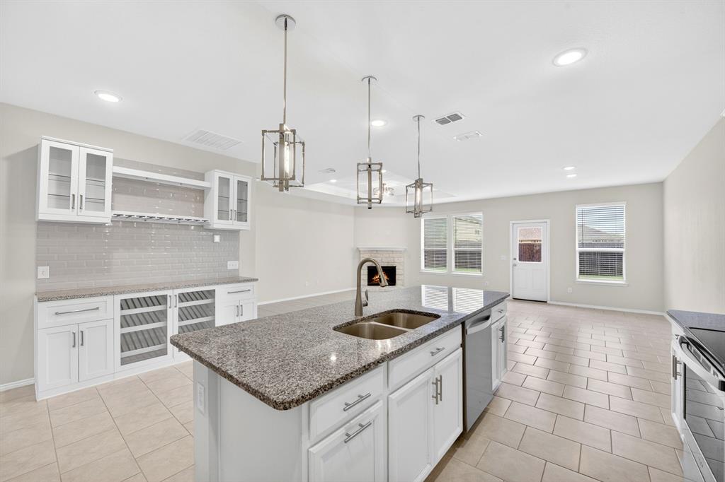 Photo 1 of 40 — 504 Banbury Court, Forney, TX 75126