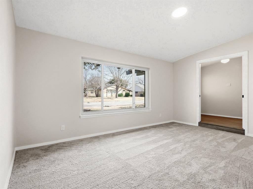 1826 Kingsbridge Drive