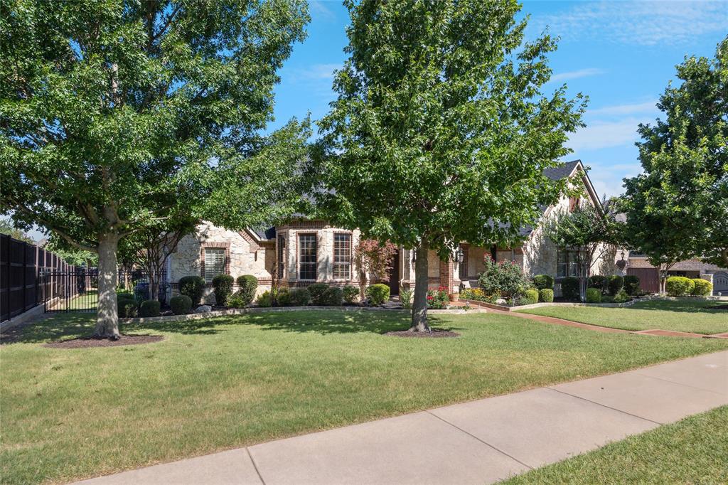 1216 Thornwood Drive