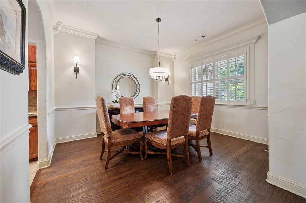 1216 Thornwood Drive