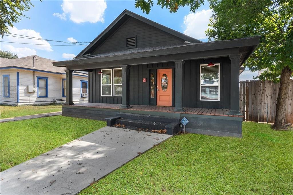 836 W 8th Street