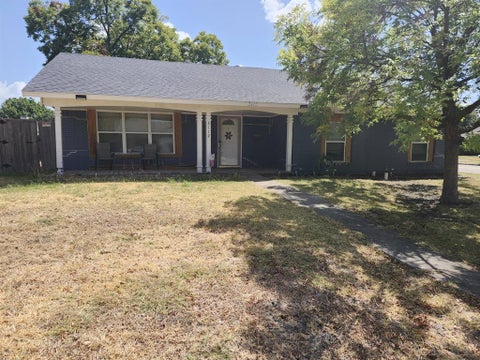Photo of 3112 Jamestown Drive, Mesquite, TX 75150 (MLS # 21388273)
