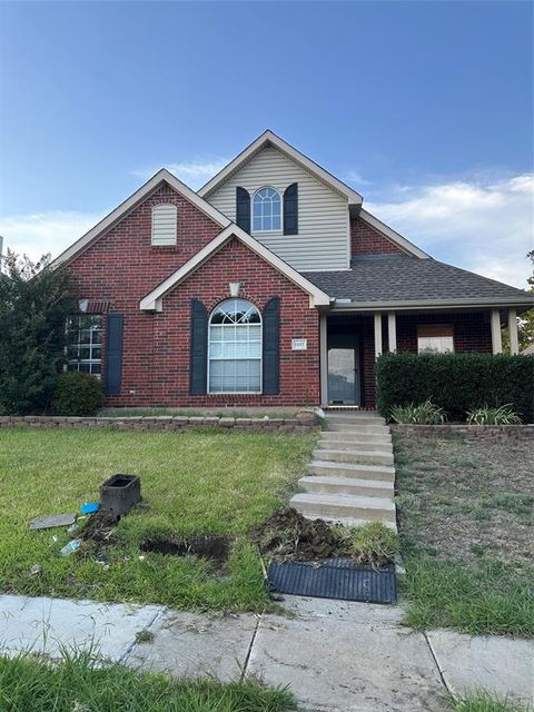 Property photo of 1681 yellowstone avenue, lewisville, TX 75077