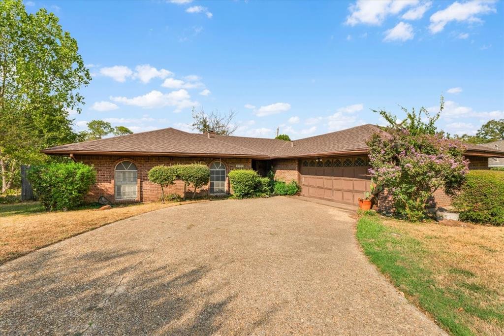 1007 Field Crest Court