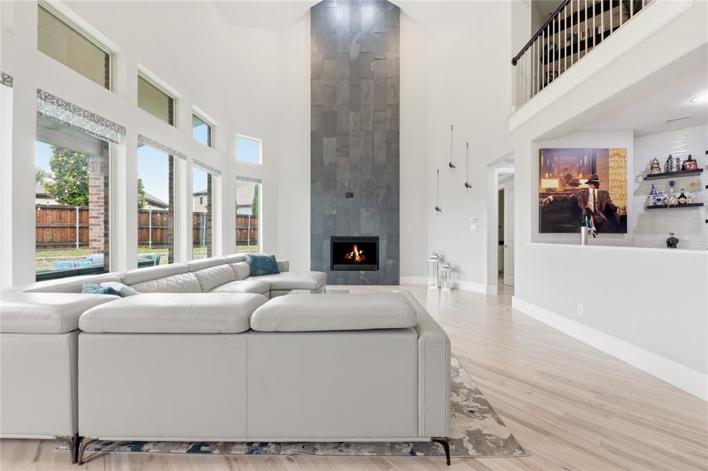 2098 Hidalgo Lane
