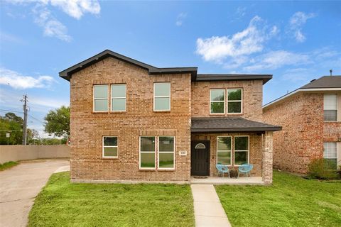 Photo of 100 Newport Place, Mesquite, TX 75149 (MLS # 21222679)
