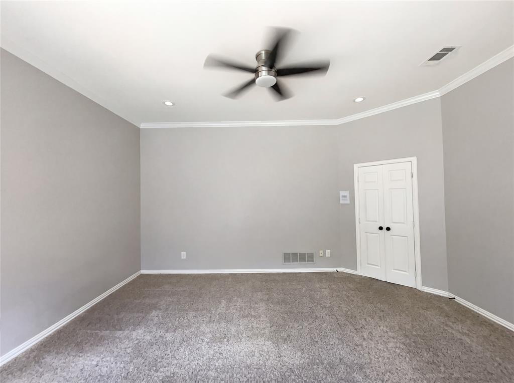 2400 Creekview Drive