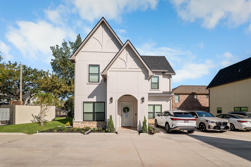 2700 S 2nd B