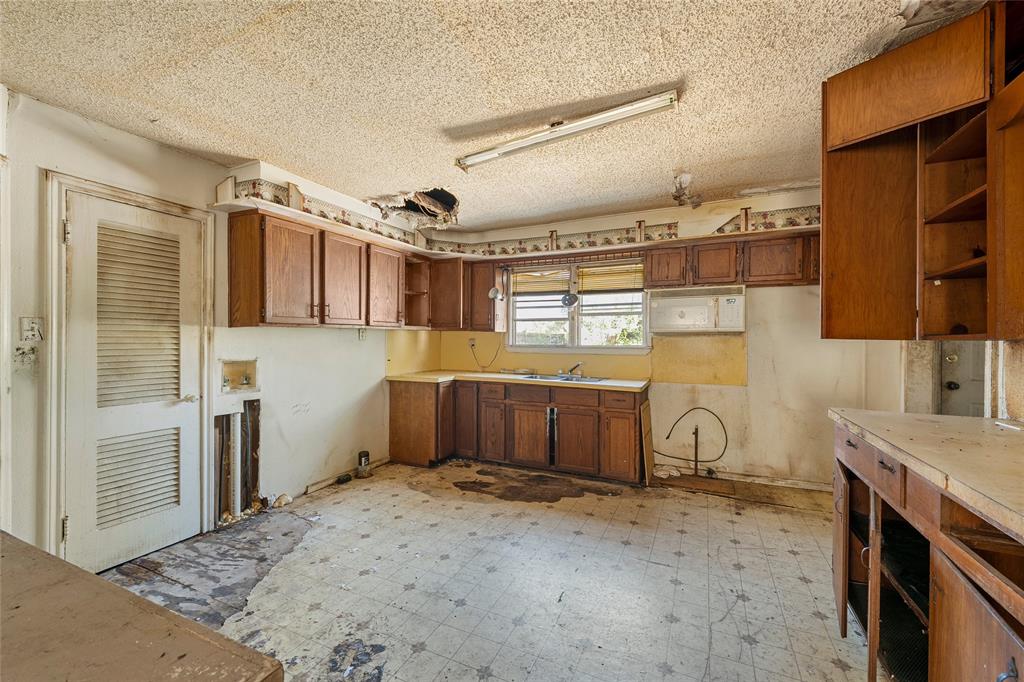 2520 Briarwood Lane