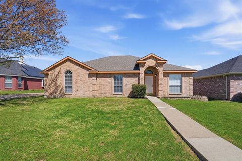 Photo of 1325 Maple Ridge Drive, Mesquite, TX 75149 (MLS # 21213181)