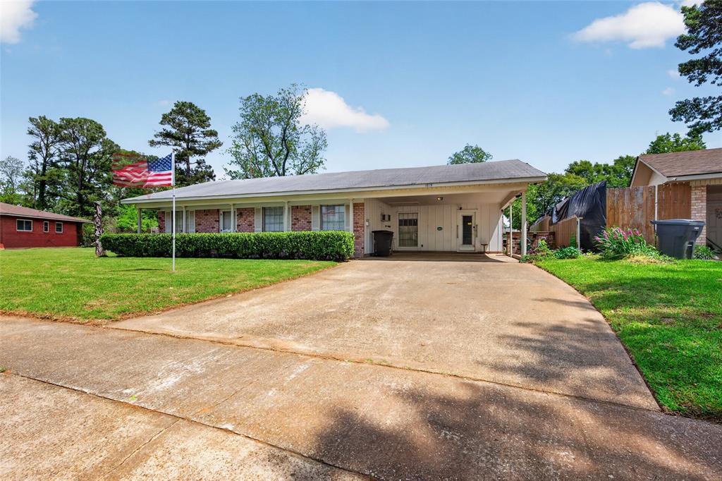 1813 Bayou Circle