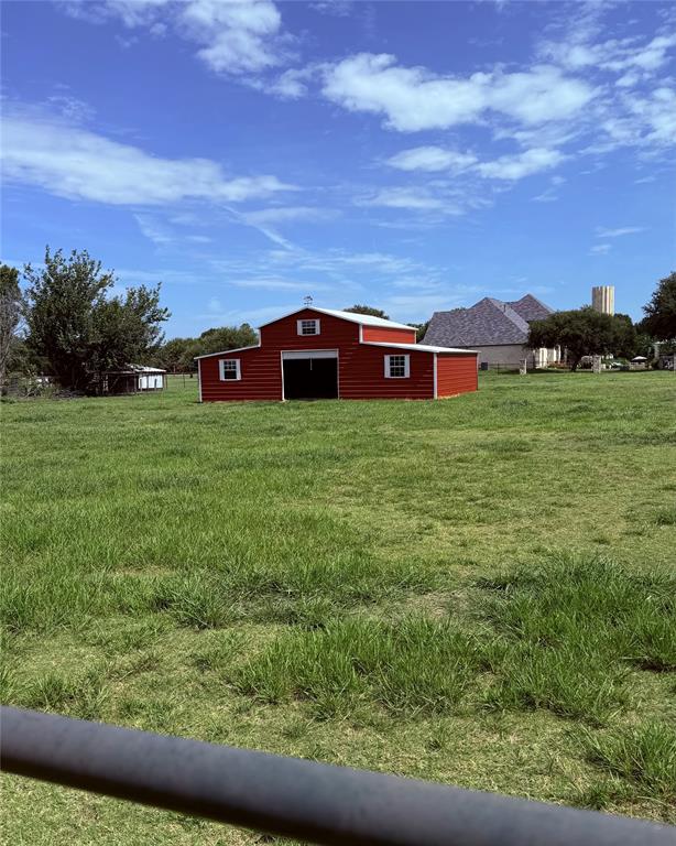 613 E Tripp Road