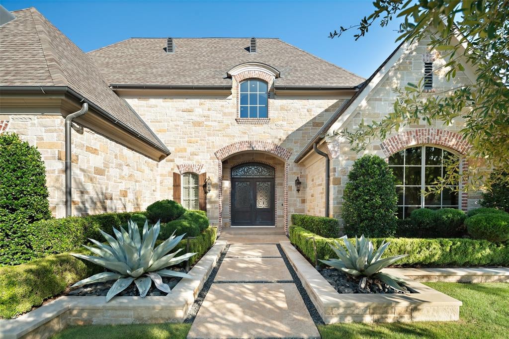 6820 Amaretto Court