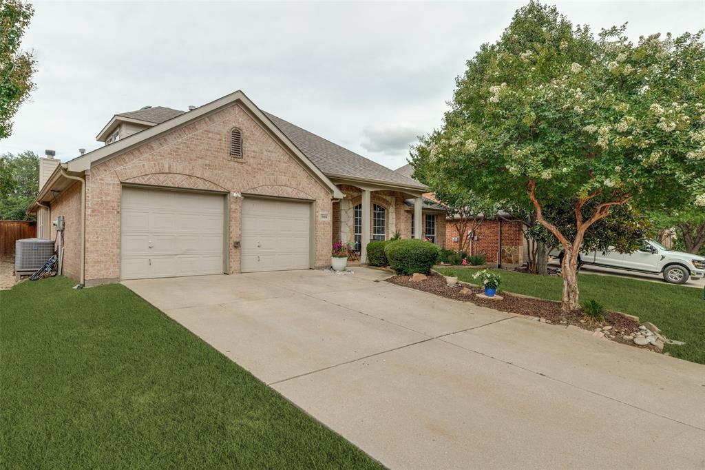 904 Moss Cliff Circle