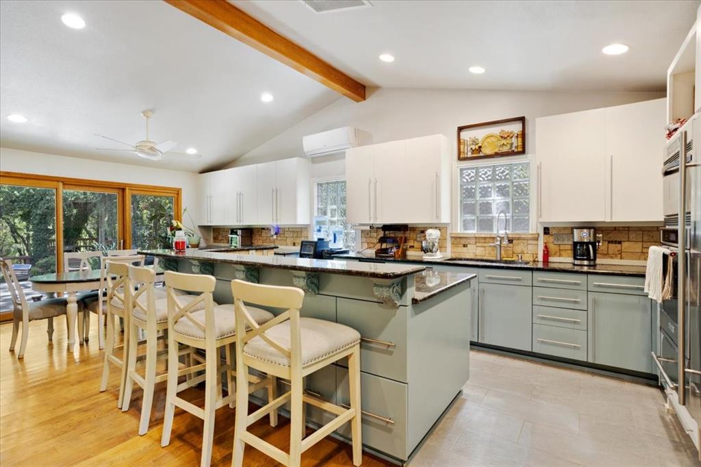 8 Vancouver Place