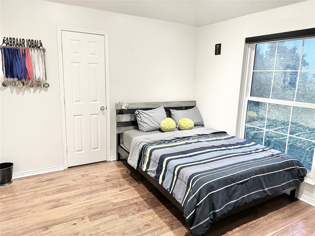 Lakeside Village Ph 02 - Residential Lease