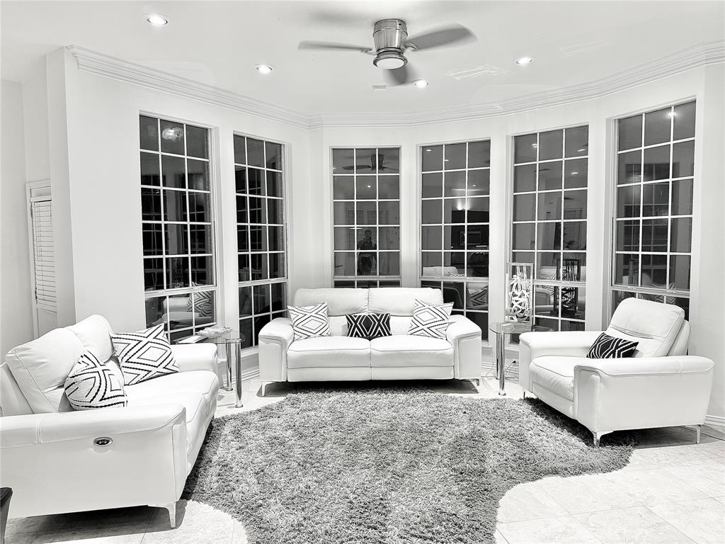 Lakeside Village Ph 02 - Residential Lease