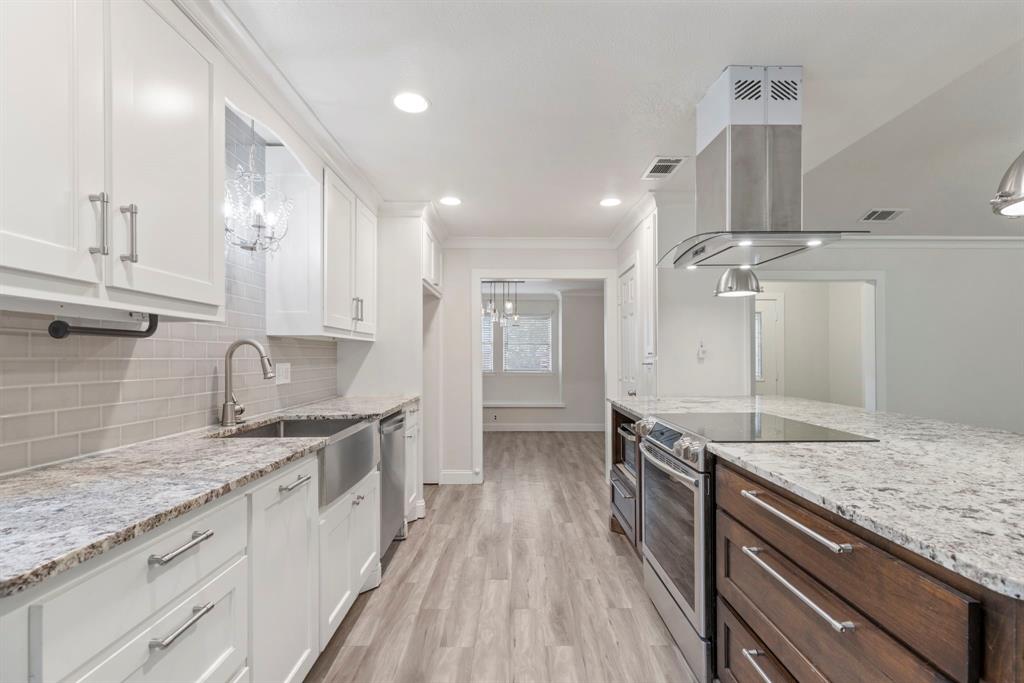 2301 Huntington Drive
