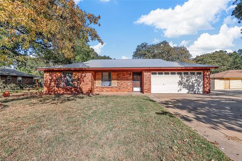 A home in Granbury