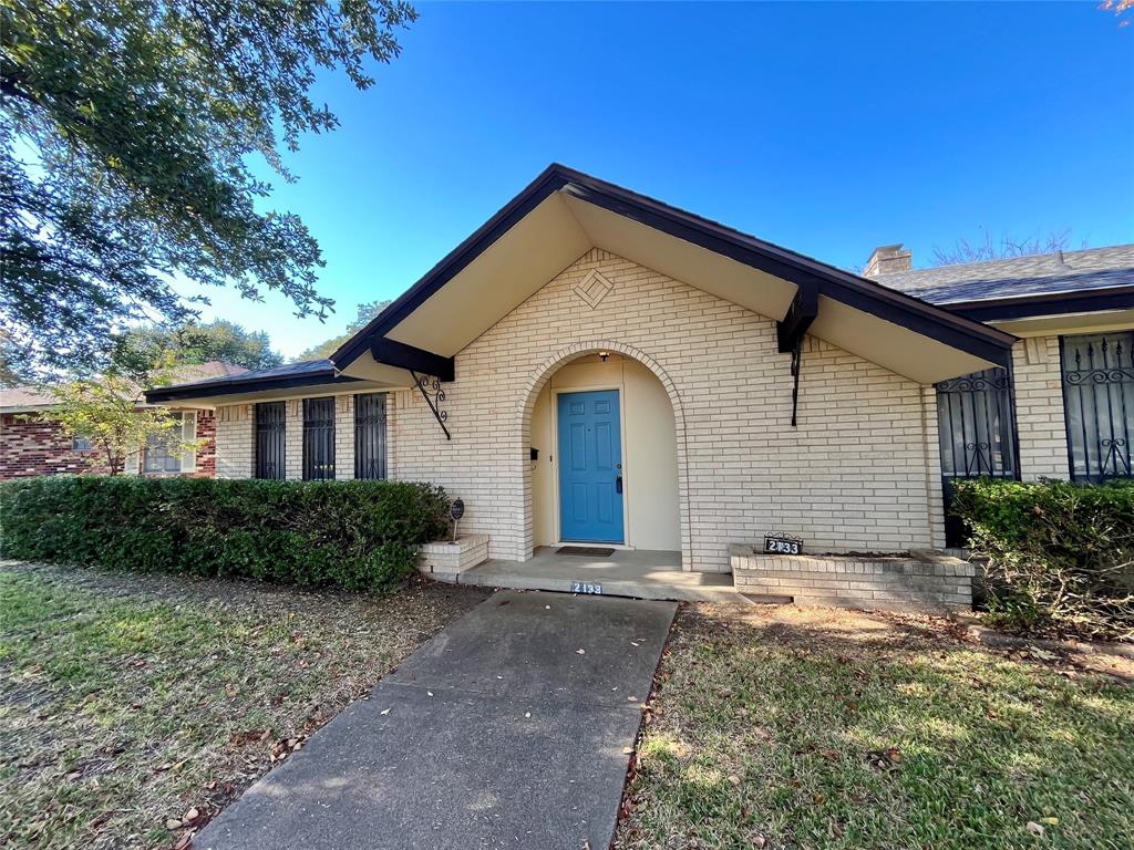 2133 Oak Valley Lane