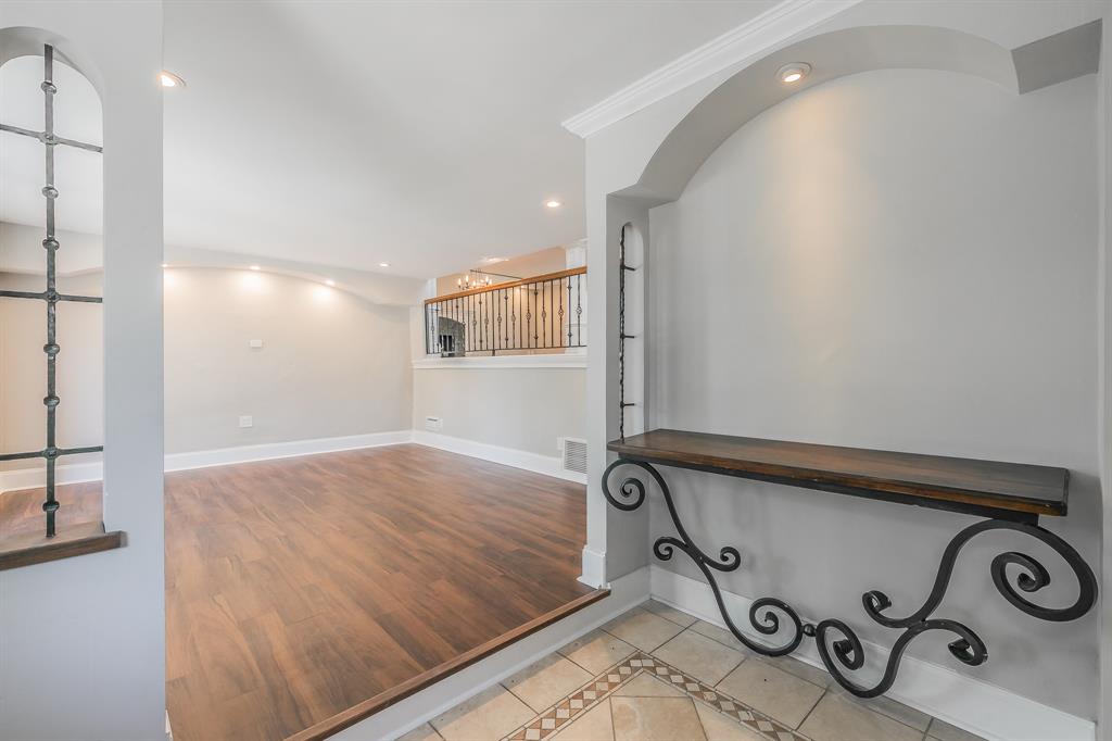 2704 Chinquapin Oak Lane