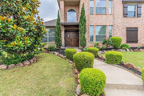 Photo of 1440 Sunswept Terrace, Lewisville, TX 75077 (MLS # 21272254)