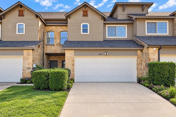 209 WOODED GLEN CT, ARLINGTON, TX 76013 - Image 2f92deb55229c02c8d1517db3e683d37/1825686047