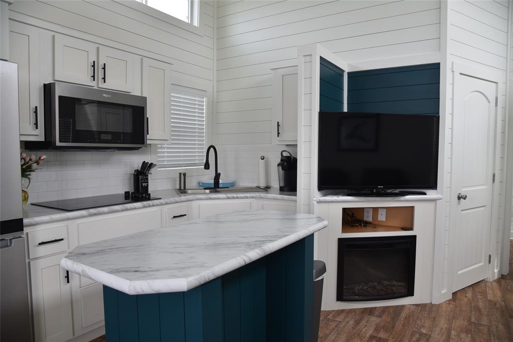 Peninsula Point - Residential