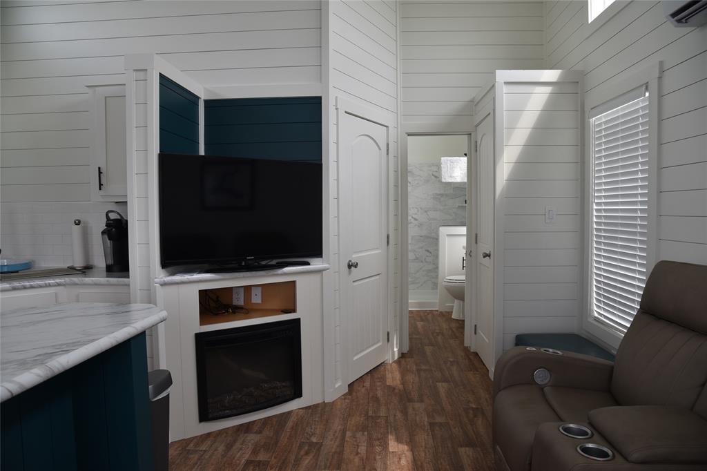 Peninsula Point - Residential