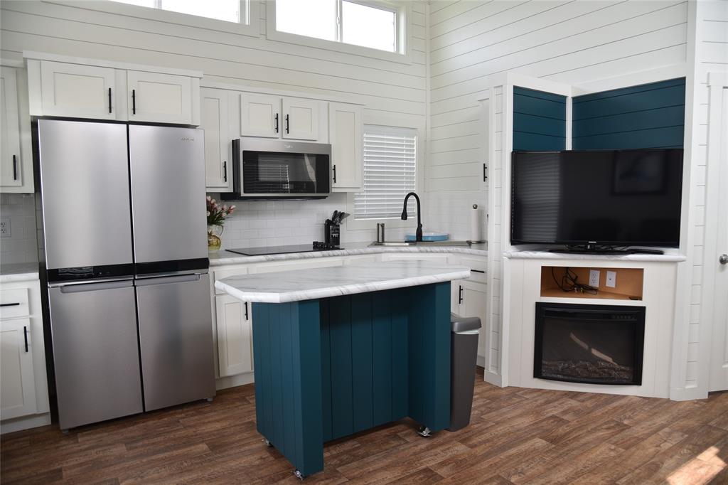 Peninsula Point - Residential