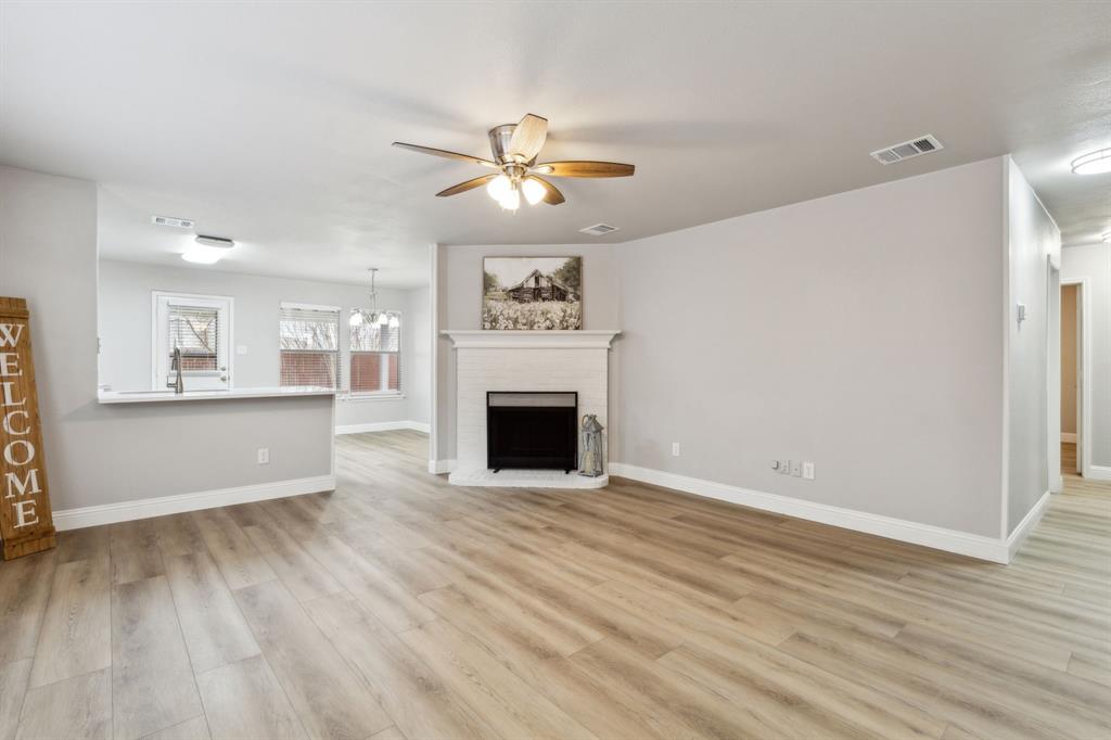1583 Crown View Drive