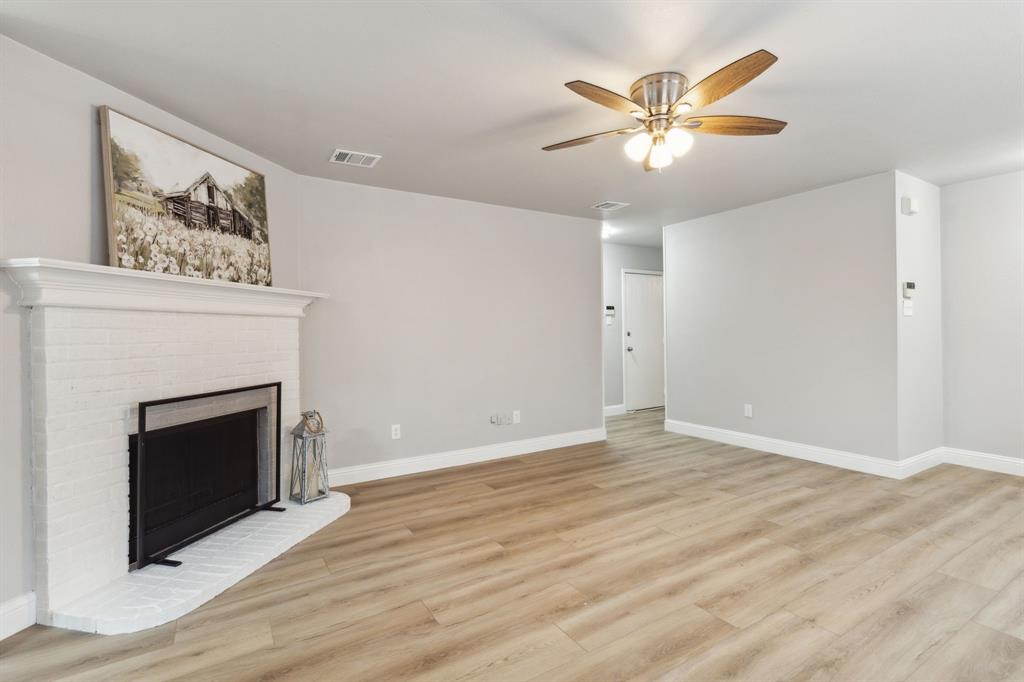 1583 Crown View Drive