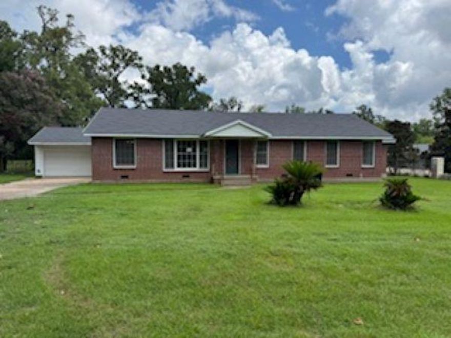 Home sold in AS IS condition.  Submit offer to listing agent.