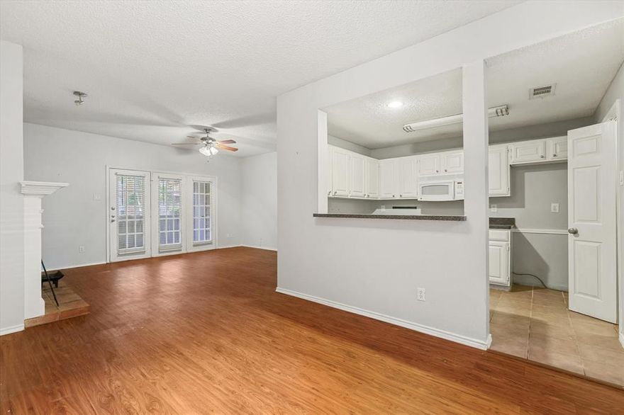 Great location! This first floor condo is conveniently located near 635, Medical City Dallas and the White Rock Creek trails. It's priced to sell and would be a great fit for an investor or someone who is ready to stop renting and own.