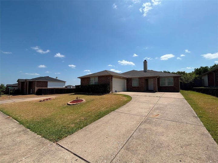 Photo 1 of 33 — 2733 Ingram Circle, Mesquite, TX 75181