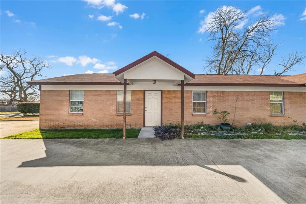 112 Del Rio Avenue A & B