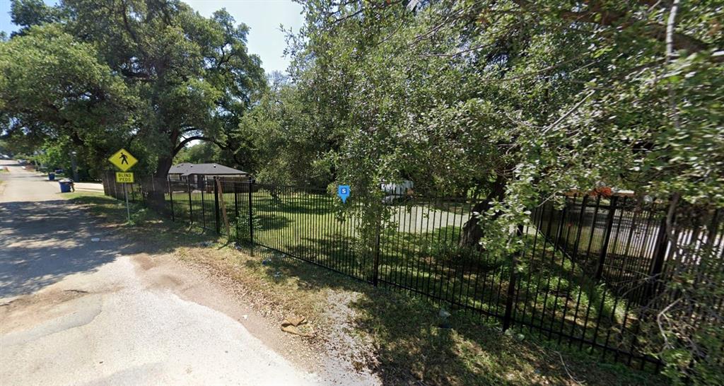 11804 N Interstate 35