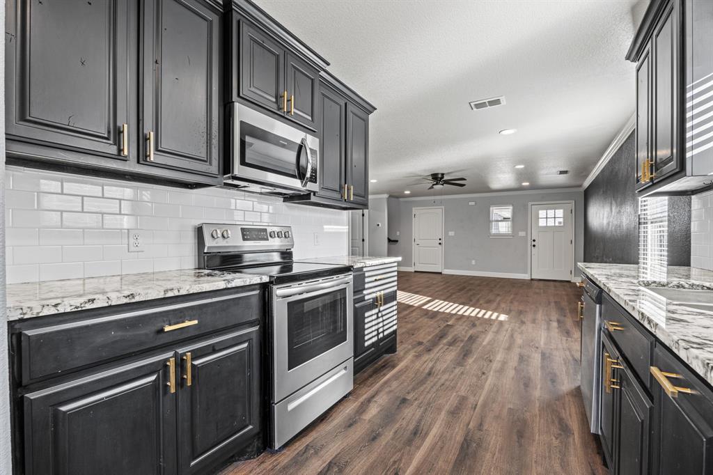 Canyon Creek III - Residential Lease